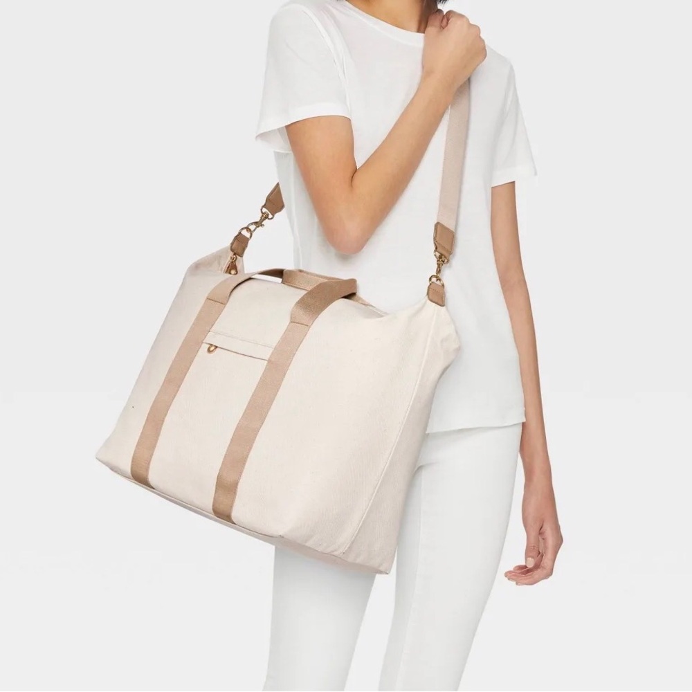 Universal Thread Cream Canvas Tote with Gold Zipper